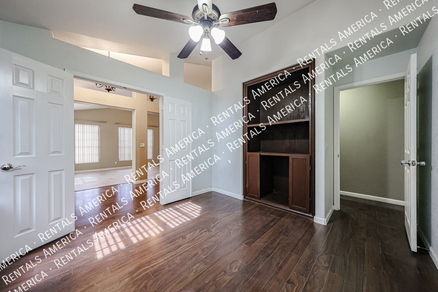 Building Photo - 1241 N Longmore St