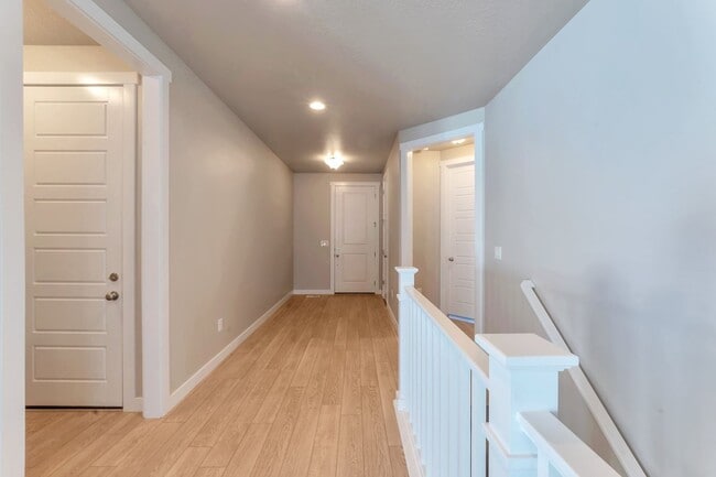 Building Photo - LEHI HOUSE W ATTACHED 2 CAR, LANDSCAPING &...