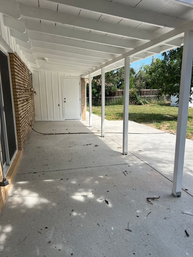Building Photo - Rent-to-Own Ranch-Style Home in Henderson,...