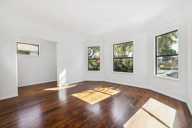 Building Photo - 1033 Central Ave