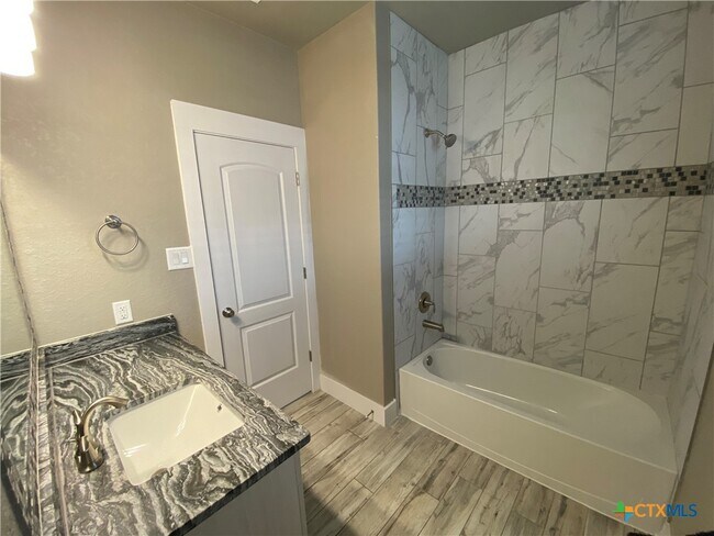 Building Photo - 1020 Mellow Breeze