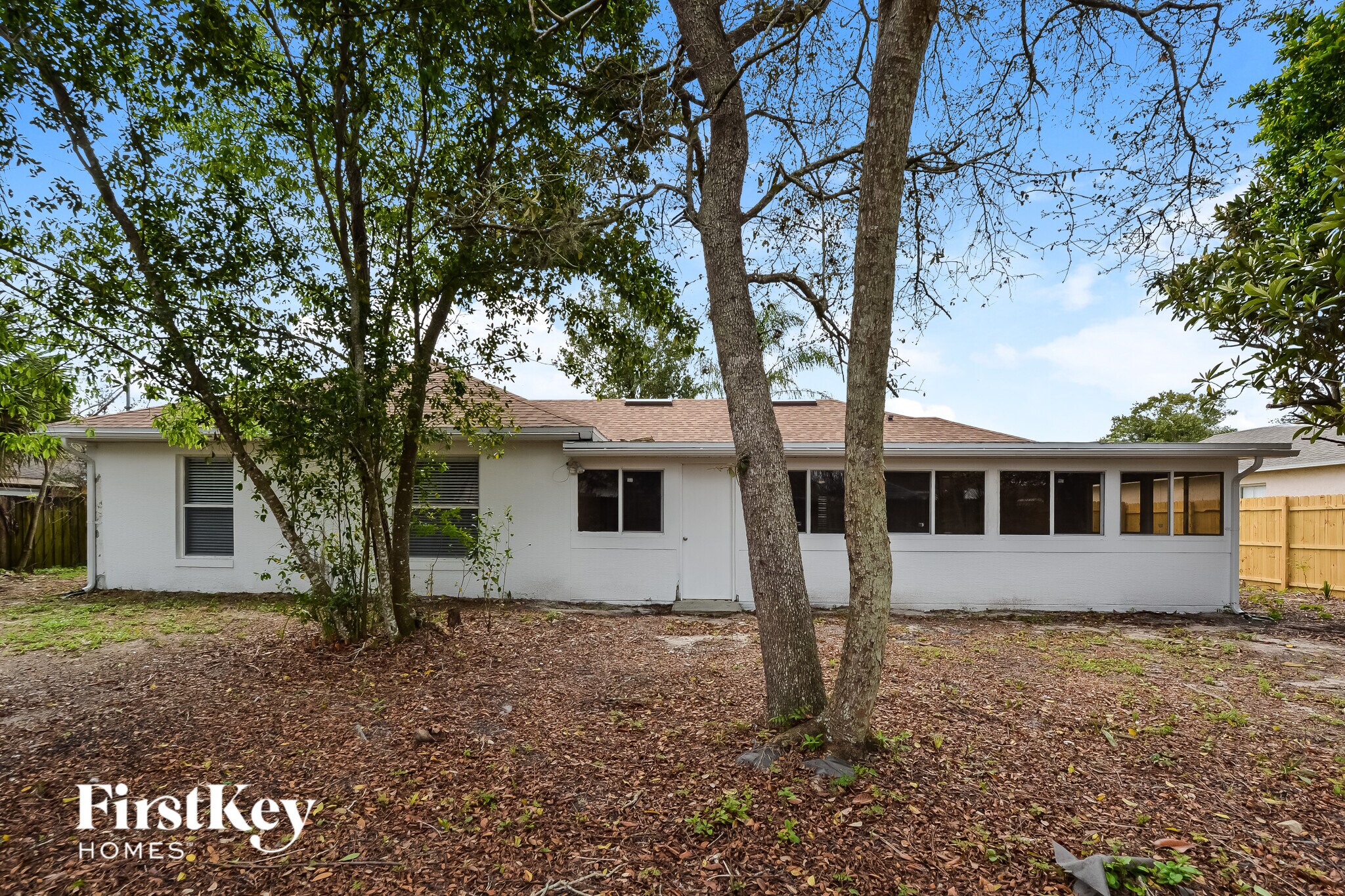 Building Photo - 1066 Ireland Dr