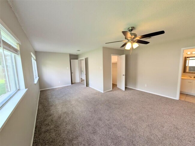 Building Photo - 2039 Wigmaker Dr