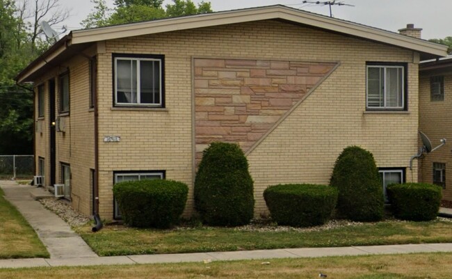 Primary Photo - 18411 Torrence Ave
