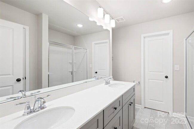 Building Photo - 2116 Clapham Ct
