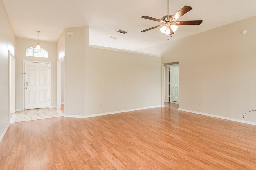 Building Photo - 9157 Camshire Dr