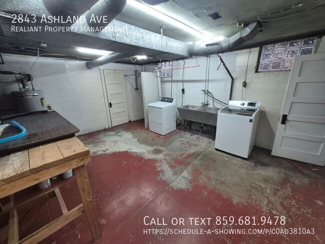 Building Photo - 2843 Ashland Ave