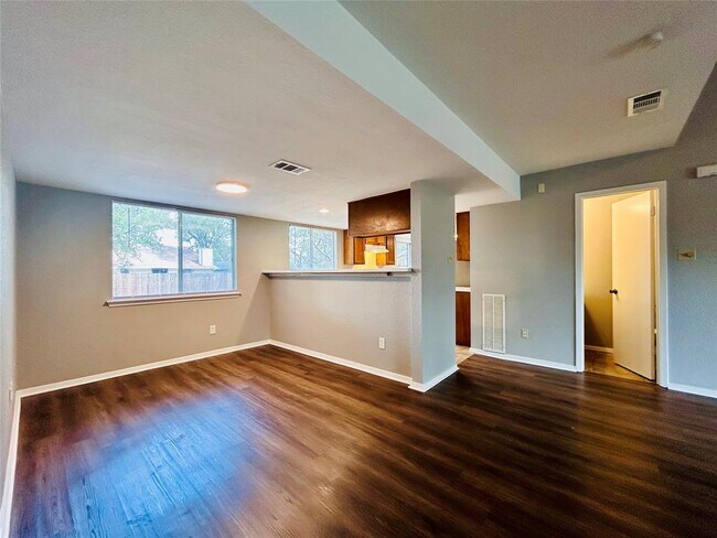 Building Photo - 7613 Navarro Pl