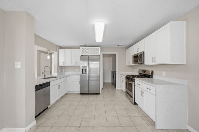 Building Photo - 21619 Knightsbrook Ln