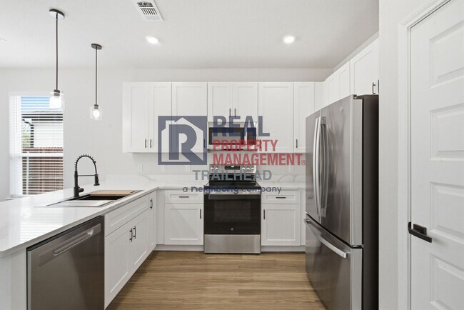 Building Photo - 5805 Barkridge Dr