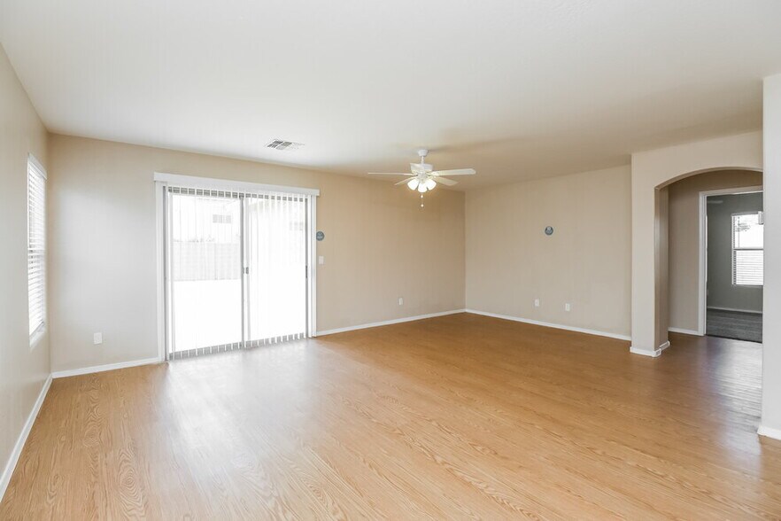 Building Photo - 33446 N Madison Way Dr