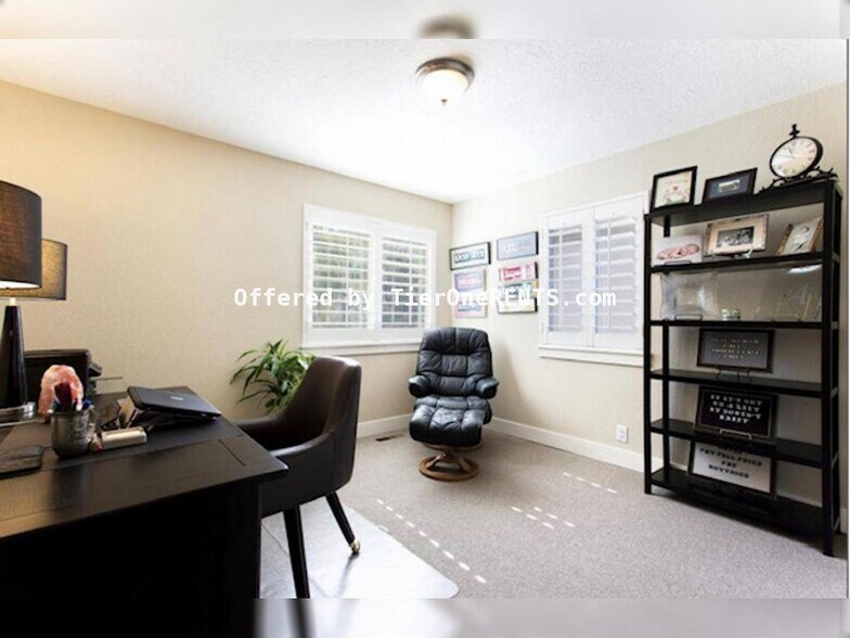 Building Photo - This property offers a NO DEPOSIT option available for qualified renters!