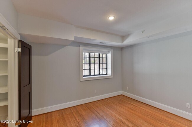 Building Photo - 1411 Willow Ave