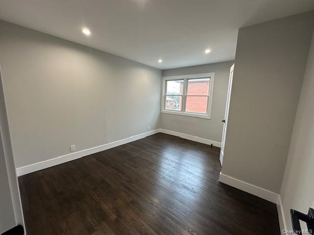 Building Photo - 7 Linwood Rd N