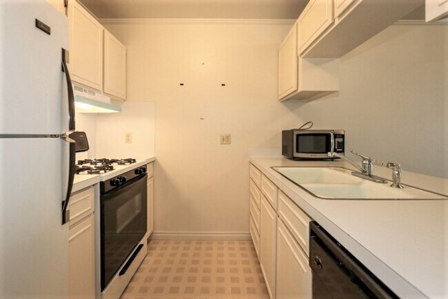 Building Photo - 1174SFD