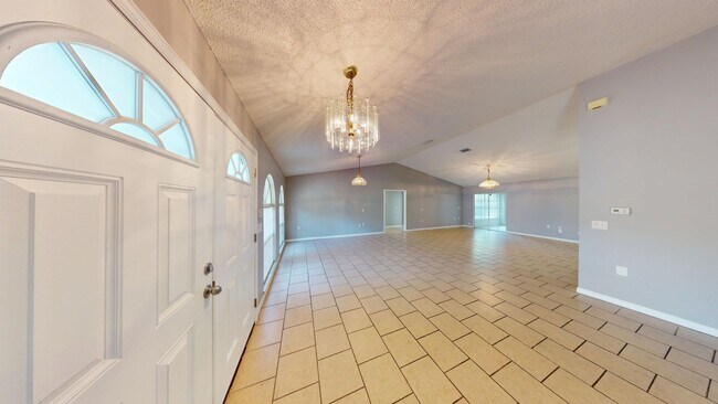 Building Photo - Large 3 bedroom 2 bath home in Deltona wit...