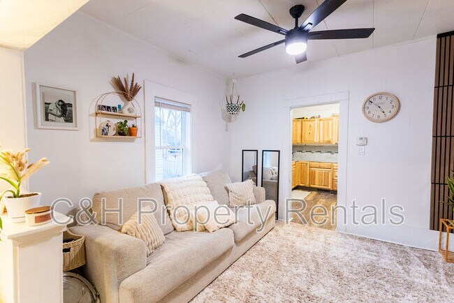 Building Photo - 631 Miles Ave