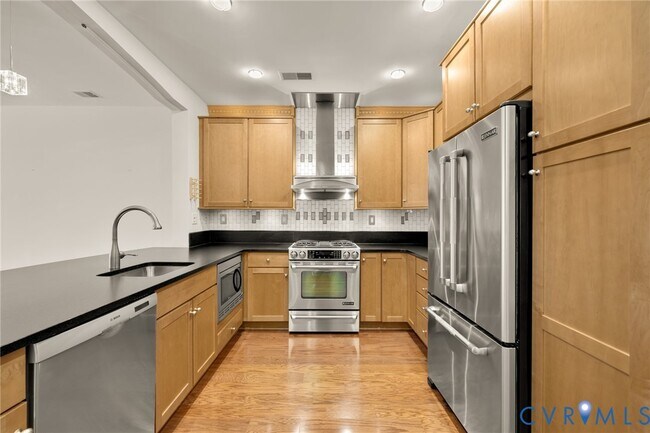 Building Photo - 1418 N Rhodes St