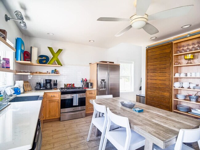 Building Photo - 15378 Holly Dr