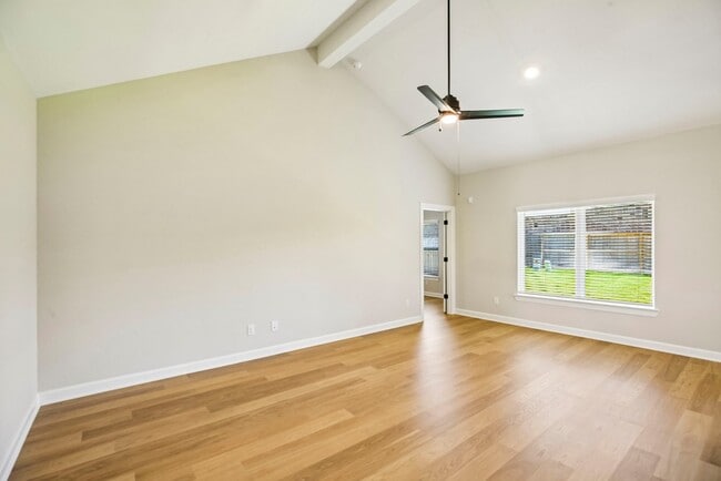 Building Photo - 3085 Sorrento Hl Dr