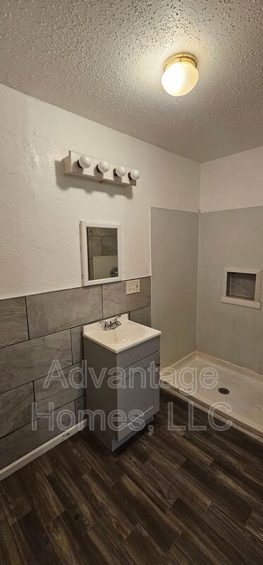 Building Photo - 11410 Palmer Ave