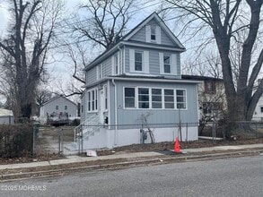 Building Photo - 405 Myrtle Ave