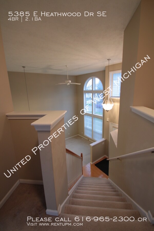 Building Photo - 5385 E Heathwood Dr SE
