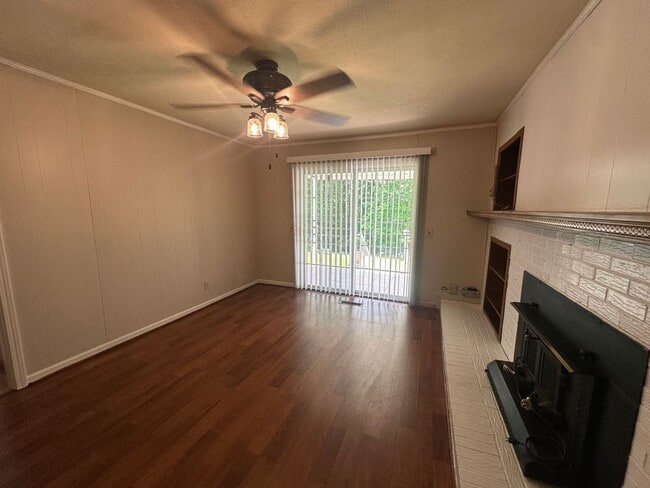 Building Photo - Secluded 3BR/2BA Home in Heflin – Lawncare...