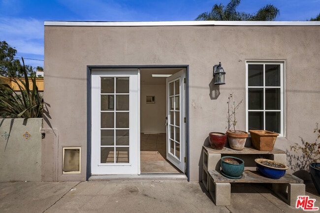 Building Photo - 3659 Glenfeliz Blvd