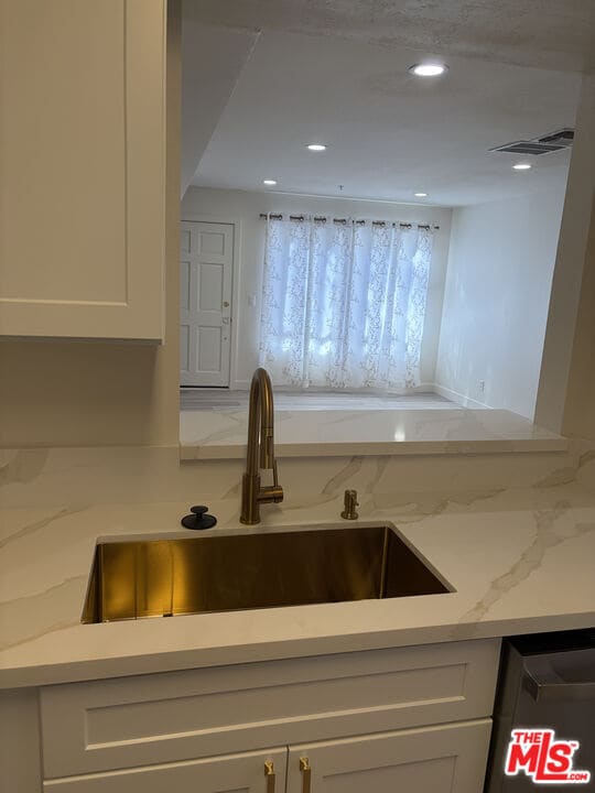 Building Photo - 432 N Kenwood St