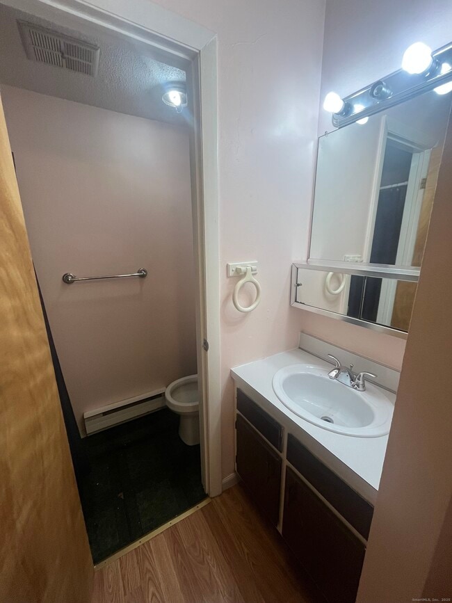 Building Photo - 72 Buddington Rd