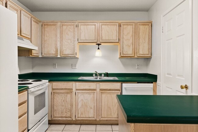 Building Photo - 4707 Browning Dr