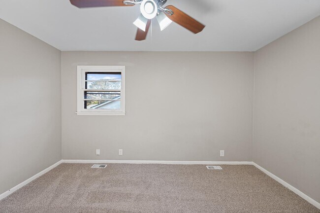 Building Photo - 4241 Tee Jay Dr NW