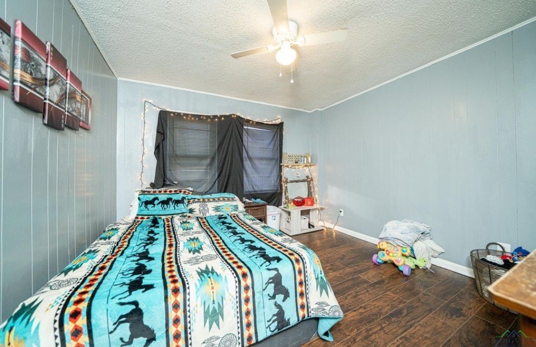 Building Photo - 106 S Davis St