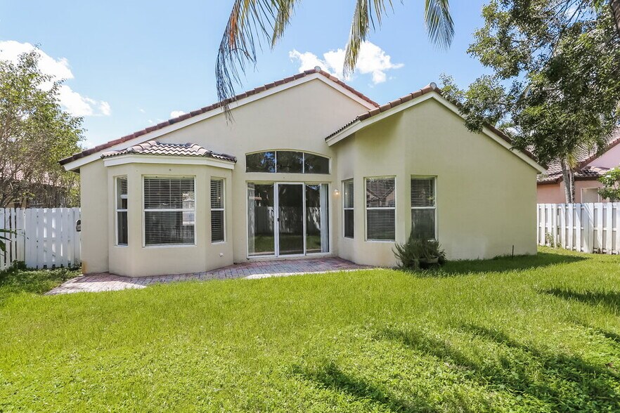 Building Photo - 18891 SW 29th Ct