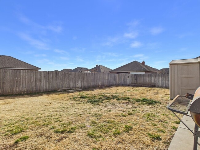 Building Photo - 4/2/2 in City View!