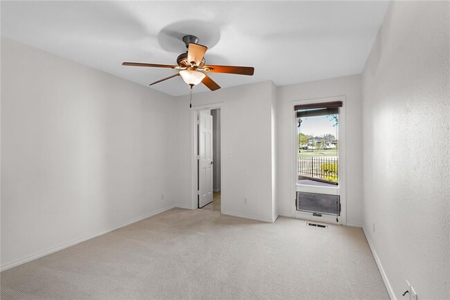 Building Photo - 9 W Augusta Ct