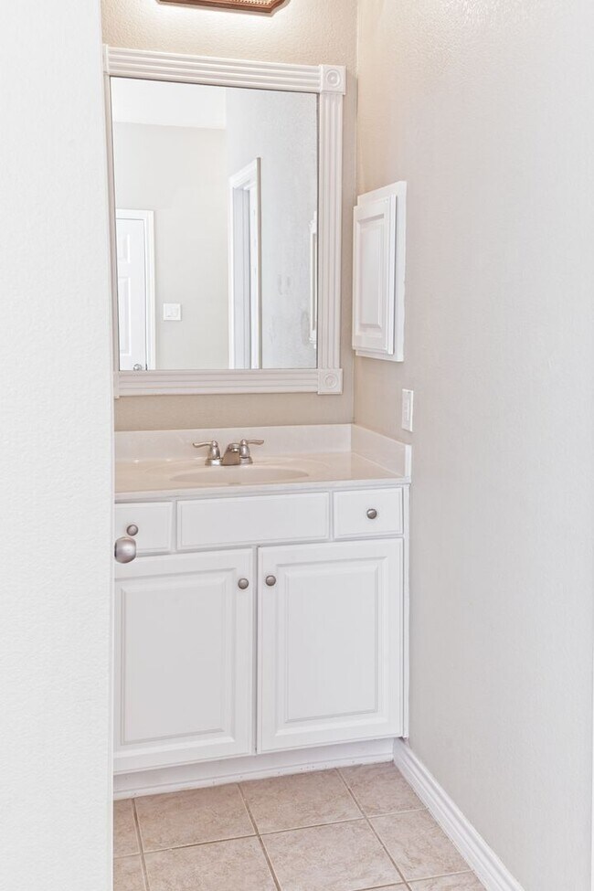 Building Photo - Allen 4 Bedroom available Short Term