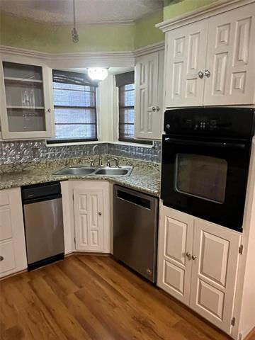 Building Photo - 3218 Santa Monica Dr