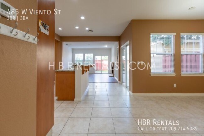 Building Photo - 485 W Viento St