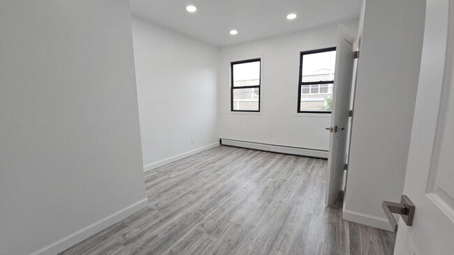 Building Photo - 1210 12th St
