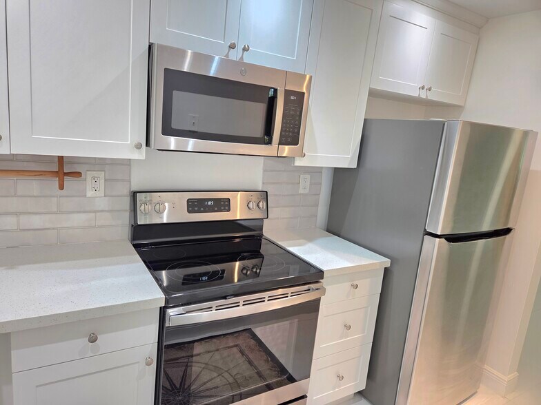 Newer Appliances - 1971 SE 5th Ct