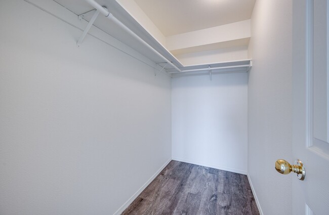 Building Photo - Live Where Comfort Meets Convenience - College Hill Condo in Pullman