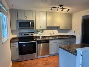 Building Photo - 1770 Minturn Dr