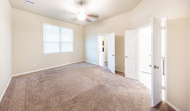 Building Photo - 3032 Stonebriar Ct