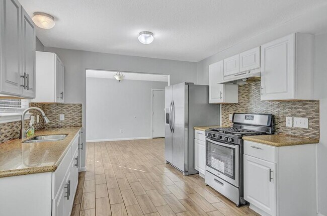 Building Photo - 2927 Cypress Island Dr