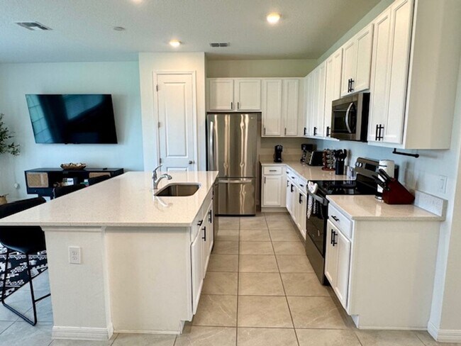 Building Photo - Townhome for rent with garage in Champions...