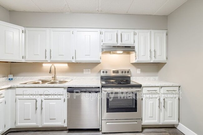 Building Photo - 1640 N 56th St