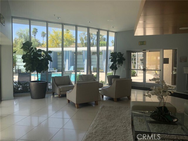 Building Photo - 1010 E Palm Canyon Dr