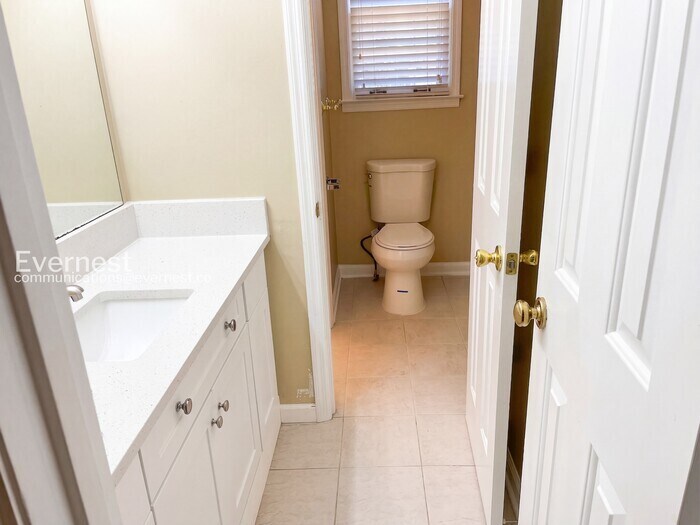 Building Photo - 1203 Countryside Dr